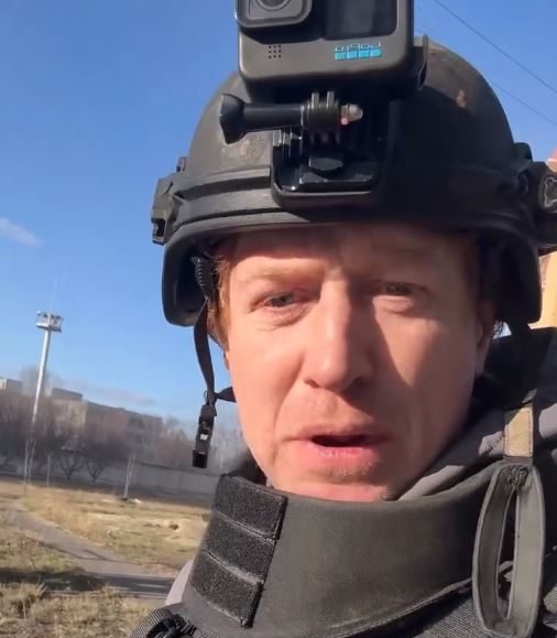 Dramatic first-person footage of aid worker running from Putin’s drones