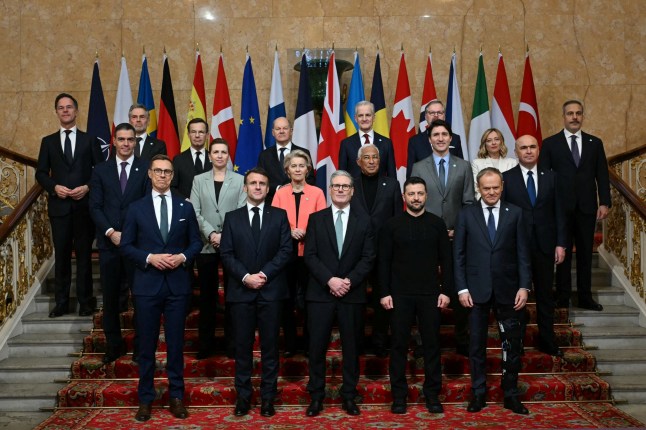 (Back row L-R) NATO secretary General Mark Rutte, Netherlands' Prime Minister Dick Schoof, Sweden's Prime Minister Ulf Kristersson, Germany's Chancellor Olaf Scholz, Norway's Prime Minister Jonas Gahr Store, Czech Republic's Prime Minister Petr Fiala, Turkey's Minister of Foreign Affairs Hakan Fidan, (Middle row L-R) Spain's Prime Minister Pedro Sanchez, Denmark's Prime Minister Mette Frederiksen, European Commission President Ursula von der Leyen, European Council President Antonio Costa, Canada's Prime Minister Justin Trudeau, Italy's Prime Minister Giorgia Meloni, Romania's Interim President Ilie Bolojan, (Front row L-R) Finland's President Alexander Stubb, France's President Emmanuel Macron, Britain's Prime Minister Keir Starmer, Ukraine's President Volodymyr Zelensky and Poland's Prime Minister Donald Tusk pose for a family photograph during a summit held at Lancaster House in central London on March 2, 2025. JUSTIN TALLIS/Pool via REUTERS