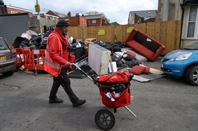 Piles of rubbish in Selly Oak Birmingham today METRO ONLY Picture by Jeremy Selwyn / SelwynPics +44 7836 200711 14/04/2025