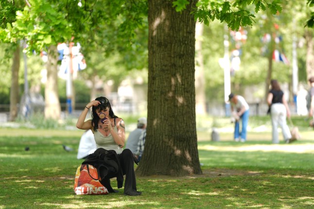 People enjoy the warm weather in St James's Park, London. Thursday is expected to be the hottest day of the year so far, with forecasters predicting temperatures could hit 30C at the earliest point on record. Picture date: Thursday May 1, 2025. PA Photo. See PA story WEATHER Warm. Photo credit should read: Yui Mok/PA Wire