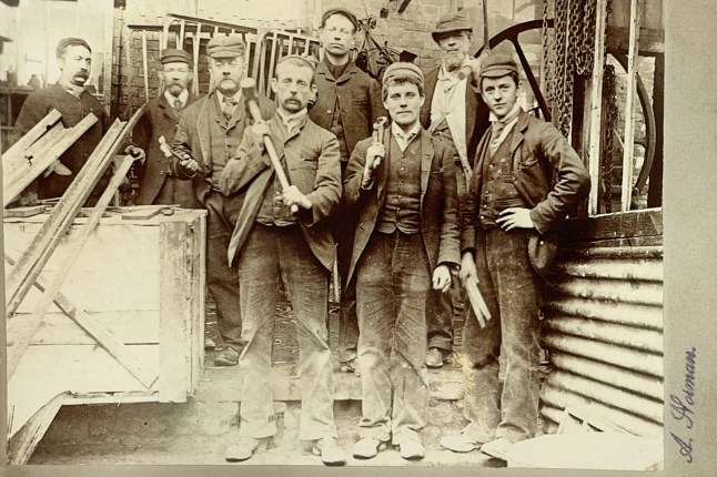 Graces Article - G Grace & Son workers, early 20th Century