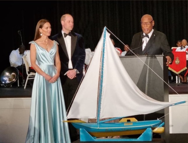 duke and duchess of cambridg( kate and william) presented with a model of a sloop picture taken WITHOUT permission from Facebook ?? Our News Bahamas