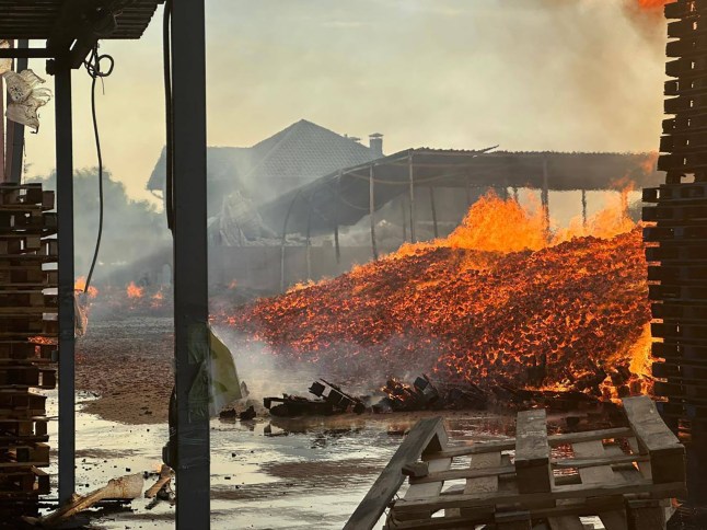 Warehouses caught fire in Kyiv region as a result of a Russian missile and drone attack