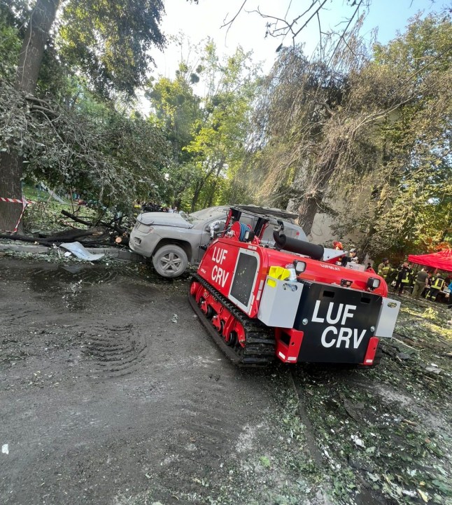 Robot used for clearing route