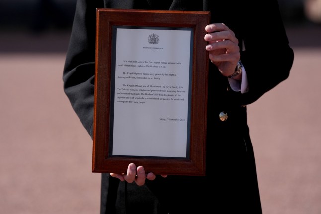 A notice on the gates of Buckingham Palace in London announcing the death of the Duchess of Kent. Picture date: Friday September 5, 2025. PA Photo. Photo credit should read: Jonathan Brady/PA Wire