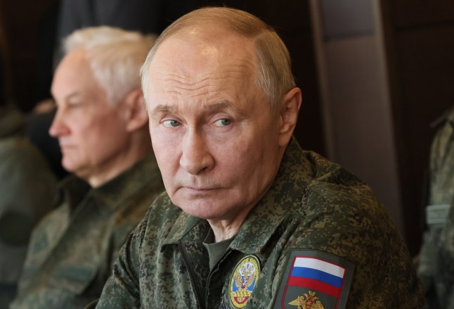 epa12382907 Russian President Vladimir Putin supervises the Russian-Belarusian joint military drills 'Zapad 2025' (West 2025) at the Mulino training ground, Nizhny Novgorod region, Russia, 16 September 2025. EPA/MIKHAIL METZEL/SPUTNIK/KREMLIN POOL MANDATORY CREDIT