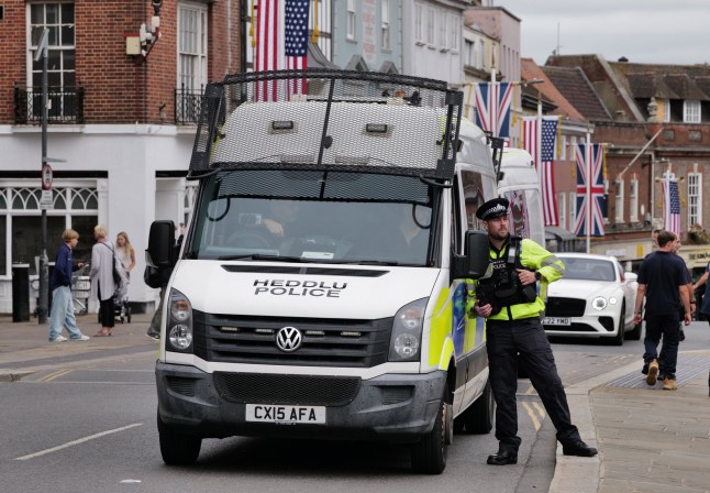 W8media. NO CREDIT W8media Trump Windsor State Visit . Locals in Windsor town centre are up in arms over the state visit, parking problems for residents , the long walk being totally shut down and the shop keepers are down on takings due to the state visit . 18/09/2025.