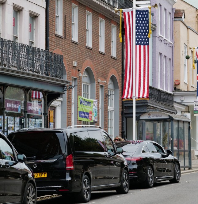 W8media. NO CREDIT W8media Trump Windsor State Visit . Locals in Windsor town centre are up in arms over the state visit, parking problems for residents , the long walk being totally shut down and the shop keepers are down on takings due to the state visit . 18/09/2025.