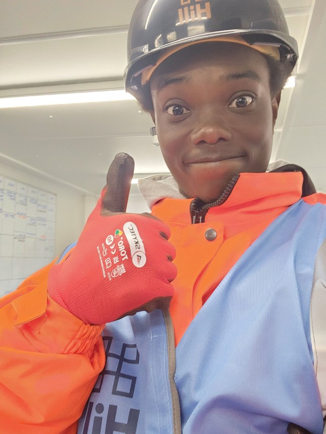 Mizzy @madmanmizzy The day I came out of Jail I told myself I am never going back and that imma do whatever it takes to change my life around so I can do better for my child and the people around me. So I went back to college, started looking for loads of jobs and signed up to a cscs course