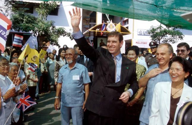 THAILAND - DECEMBER 01: Prince Andrew in Bangkok, Thailand on December 01, 1999 - Andrew saying goodbye to the slum area of Klong Toei where is located the Duang Prateep Foundation. (Photo by Thierry FALISE/Gamma-Rapho via Getty Images)