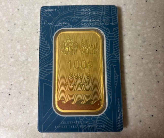The gold bar. // A man says a goldbar worth ??10k he posted through Royal Mail has gone missing in the post. Rob Hobson bought a 100g (0.1kg) gold Britannia bar from his dad's inheritance and had agreed a buyback offer from the Royal Mint after it was valued at ??9,731. But despite sending it special delivery and with extra insurance, the bar has never arrived at its destination. Royal Mail has launched an investigation and Devon and Cornwall Police said it is carrying out inquiries after it was reported to them. Photo released 10/11/2025