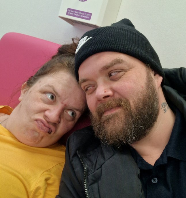 Jade Tabrar and Adam Kemp. A bride with terminal cancer died in the arms of her new husband and 'soulmate' just hours after they were married. Jade Tabrar, 37, and Adam Kemp, 42, were married at a small ceremony as she battled stomach cancer on November 3.Mum-of-five Jade had been diagnosed August 2023 after losing four stone, struggling to eat during her pregnancy and suffering stomach pains.The couple decided to get married after finding out Jade had just three months to live. Photo released 10/11/2025