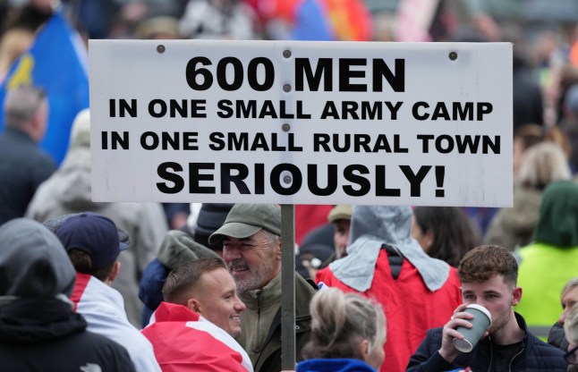 CROWBOROUGH ANTI CAMP FOR MIGRANTS DEMO THROUGH SUNDAY 16/11/15 ASHDOWN FOREST NEXT TO CAMP