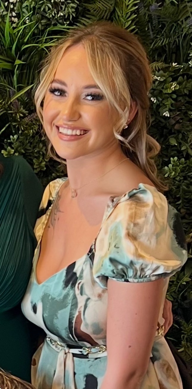 An Garda S?och?na 20m ? Garda? in Dundalk continue to investigate all of the circumstances of a Fatal Road Traffic Collision that occurred on the R3168, Ardee Road, Dundalk, Co. Louth last night Saturday 15th November, 2025 shortly after 9pm. 5 young adults are deceased as a result of this Road Traffic Collision. With the permission of the families An Garda S?och?na can confirm the names of the deceased as: Chloe McGee, age 23 years, Carickmacross Alan McCluskey, age 23 years, Drumconrath Dillon Commins, age 23 years, Drumconrath Shay Duffy, age 21 years, Carrickmacross Chloe Hipson, age 21 years, Lanarkshire, Scotland