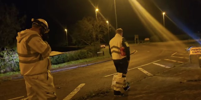 Uncleared grabs Council cancels tree surgeon's ?9,000 contract because he put up Union flags and St George's crosses on lampposts