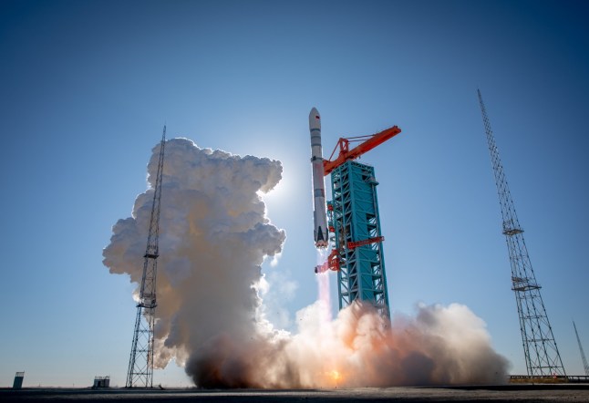 INNER MONGOLIA, CHINA - DECEMBER 03: The Zhuque-3 rocket blasts from the Dongfeng commercial space innovation pilot zone on December 3, 2025 in Inner Mongolia Autonomous Region of China. China launched a reusable carrier rocket on December 3 from northwest China. The second stage of this rocket managed to enter the designated orbit, but recovery of its first stage failed. (Photo by Ni Yanqiang/Zhejiang Daily Press Group/VCG via Getty Images)