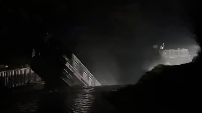 grabs - Massive Breach on the Llangollen Canal